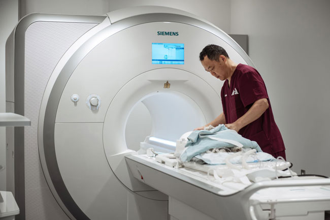 Siemens 3T Magnetom Skyra MRI